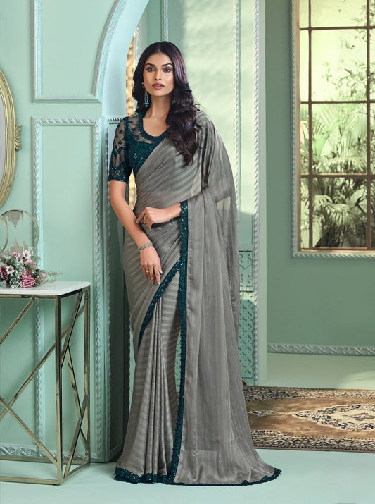 Sari de soirée gris en soie georgette avec broderie en sequins et fil