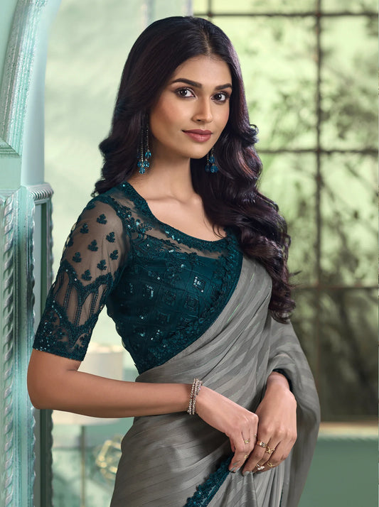 Sari de soirée gris en soie georgette avec broderie en sequins et fil