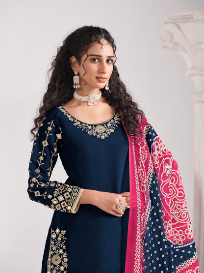Salwar Suit bleu marine aux détails dorés en soie chanderi COLLECTION MEHER