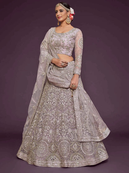 Lehenga Choli en tulle doux Violet Orchidée avec broderie en fil, zari, badla et dori pailleté COLLECTION JESAL