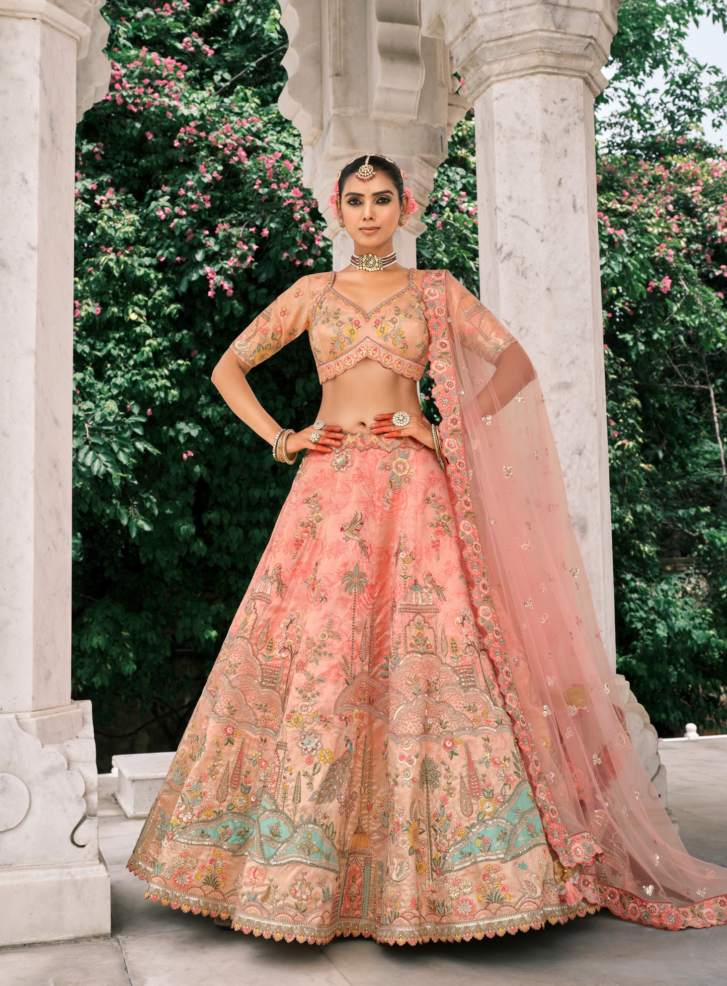 Lehenga de mariée rose pêche en soie fantaisie avec broderies COLLECTION ESHA