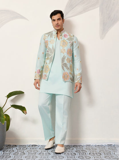 Ensemble Kurta Vesti Koti Homme bleu turquoise clair avec motifs floraux délicats et broderies de sequins COLLECTION VIVAAN