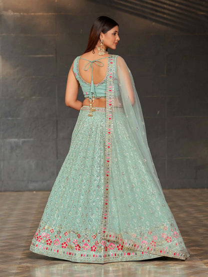 Lehenga vert estival en georgette avec broderie multicolore en fils, zari et sequins