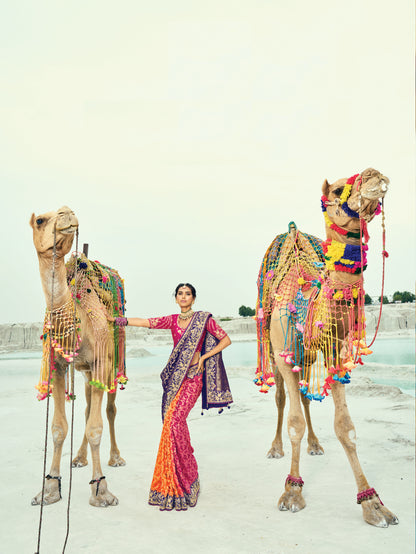 Sari violet et rose fuchsia en pur tissu georgette bandhej avec travail fait main de moti et cut-dana COLLECTION KHUSHI