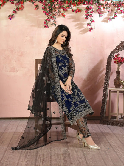 Ensemble Salwar en filet bleu marine avec broderie au fil et sequins