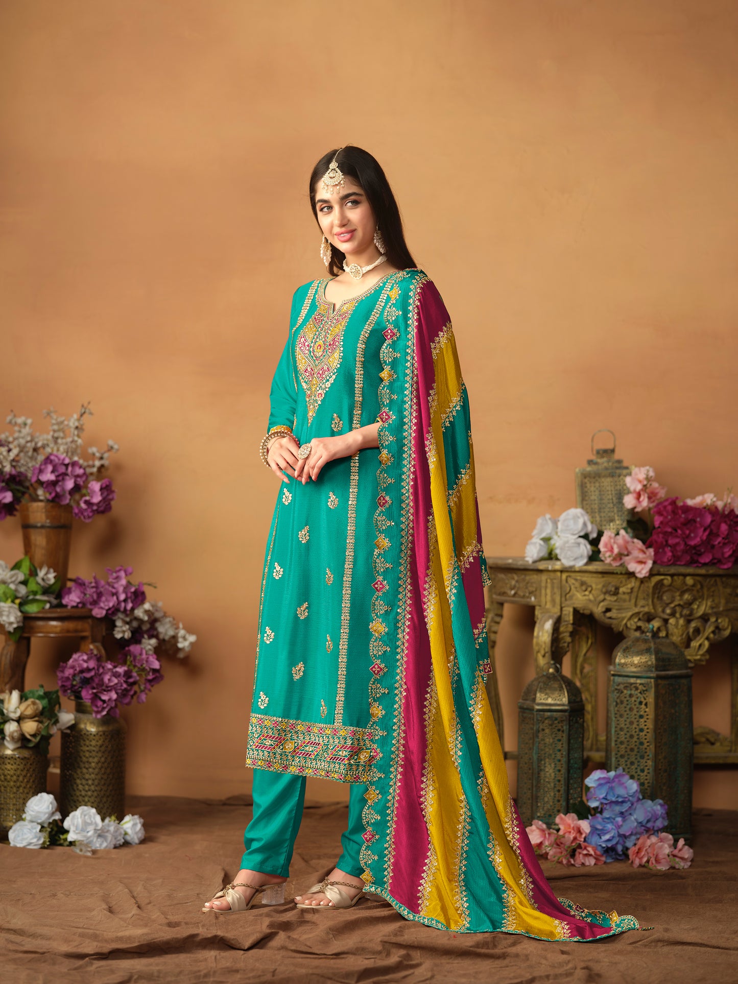 Salwar Pantalon bleu turquoise avec Dupatta multicolore assorti COLLECTION LOUNA