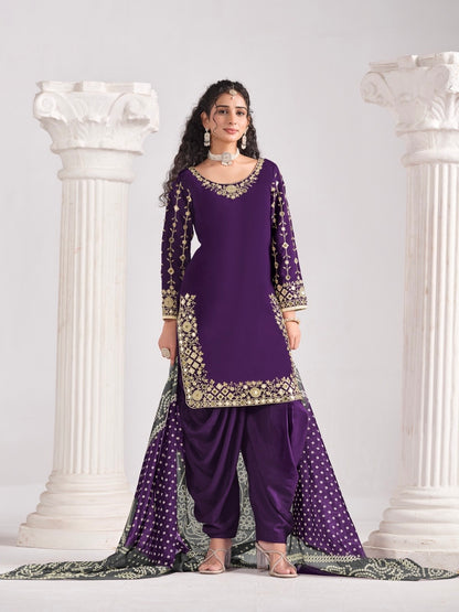 Salwar Suit violet aux détails dorés en soie chanderi COLLECTION MEHER