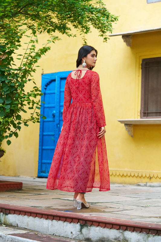 Eleganter rosa-grauer Braut-Lehenga mit Zarkan-Stickerei und Pailletten