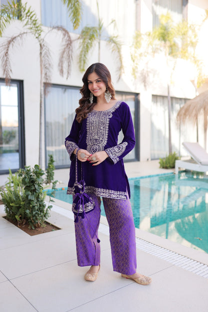 Ensemble Salwar Suit violet foncé et clair en velours et zari avec sac style batwa assorti COLLECTION ZOYA