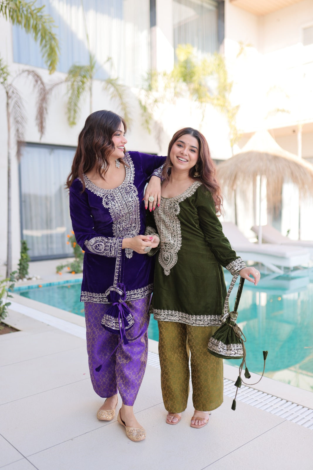 Ensemble Salwar Suit violet foncé et clair en velours et zari avec sac style batwa assorti COLLECTION ZOYA