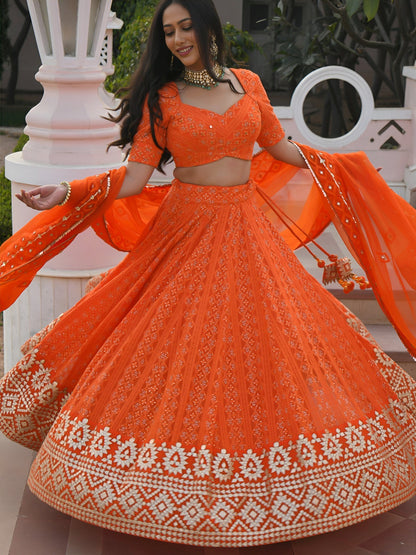 Lehenga orange léger en georgette avec travail traditionnel