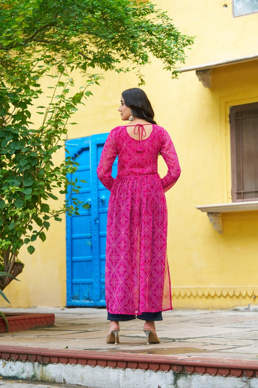 Eleganter rosa-grauer Braut-Lehenga mit Zarkan-Stickerei und Pailletten