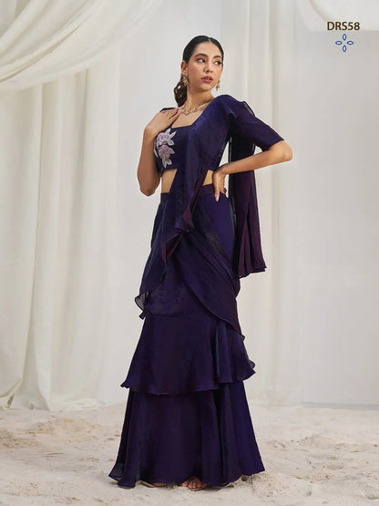 Sari de fête en organza couleur violet foncé avec travail à la main