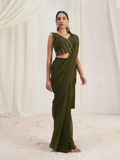 Sari de fête en organza vert olive avec travail à la main