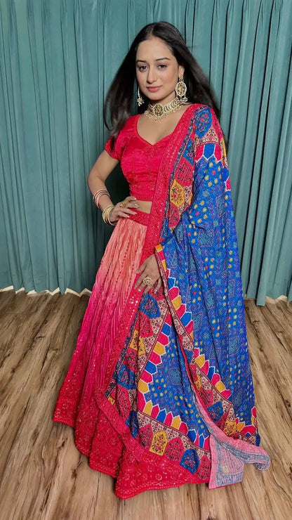 Lehenga Choli en Soie Chinon Rose Fucshia avec Broderie à Fil et Sequins