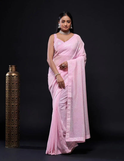 Sari en georgette rose clair avec broderie de sequins arc-en-ciel