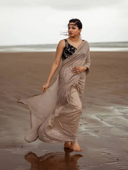 Sari beige doré en georgette avec broderies de sequins