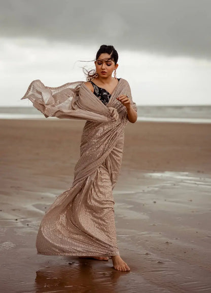Sari beige doré en georgette avec broderies de sequins