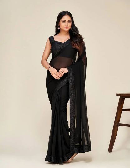 Sari noir intense en georgette avec bordure brodée de sequins