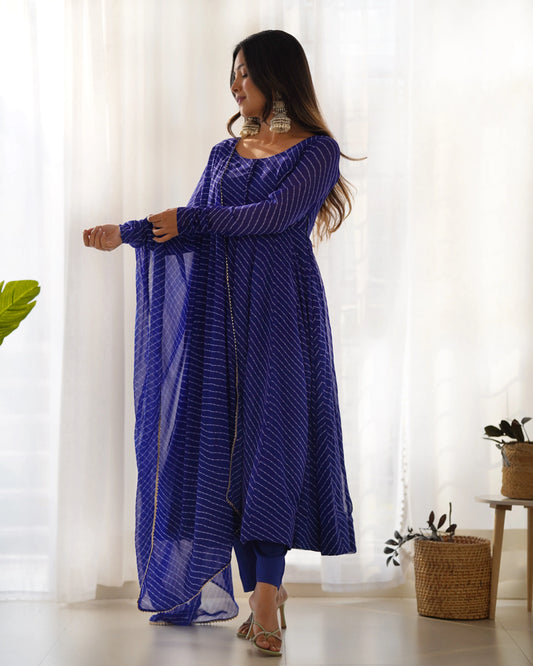 Königsblaues Anarkali-Kleiderset mit Leheriya-Print