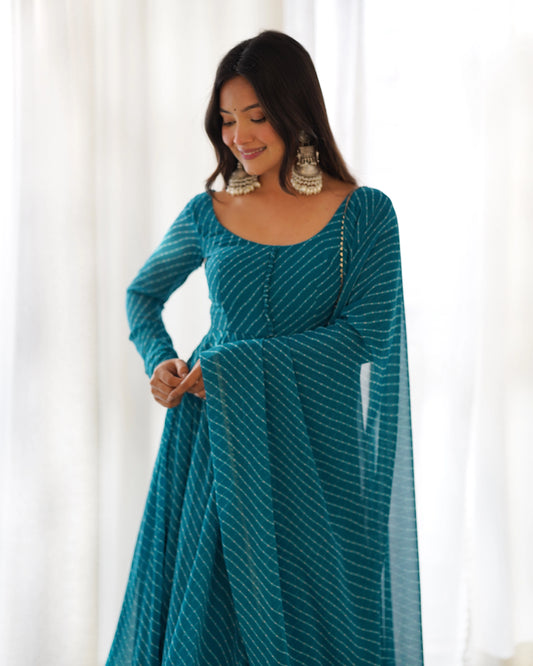 Lagunenblaues Anarkali-Kleiderset mit Leheriya-Print