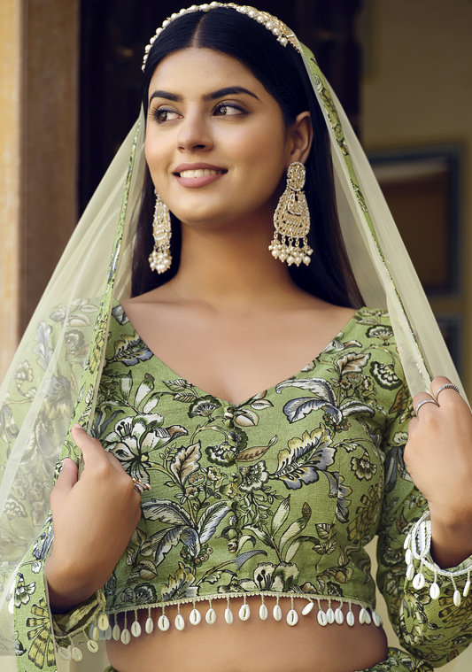 Rosa 3-teiliges Lehenga-Jacken-Set (Koti) mit Stickdetails