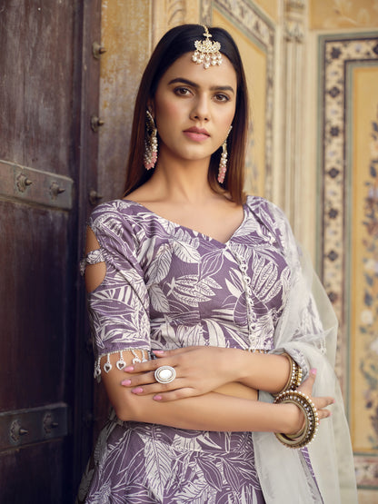 Rosa 3-teiliges Lehenga-Jacken-Set (Koti) mit Stickdetails