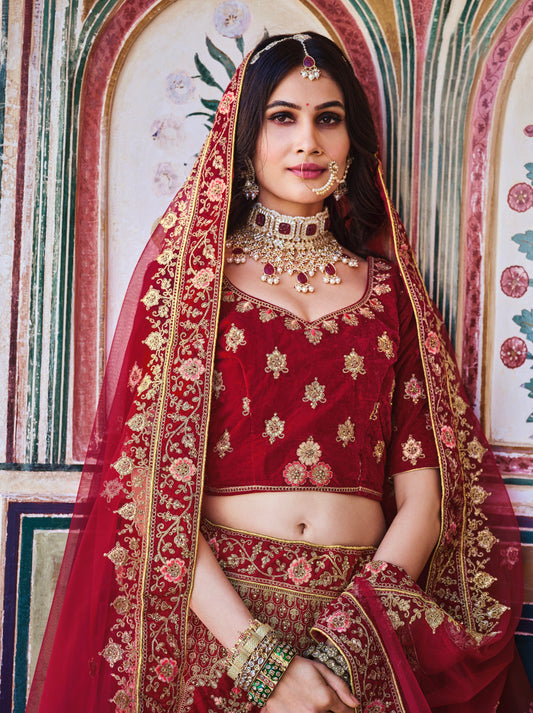 Eleganter rosa-grauer Braut-Lehenga mit Zarkan-Stickerei und Pailletten