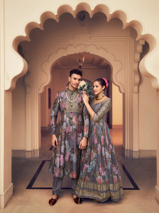 Eleganter rosa-grauer Braut-Lehenga mit Zarkan-Stickerei und Pailletten