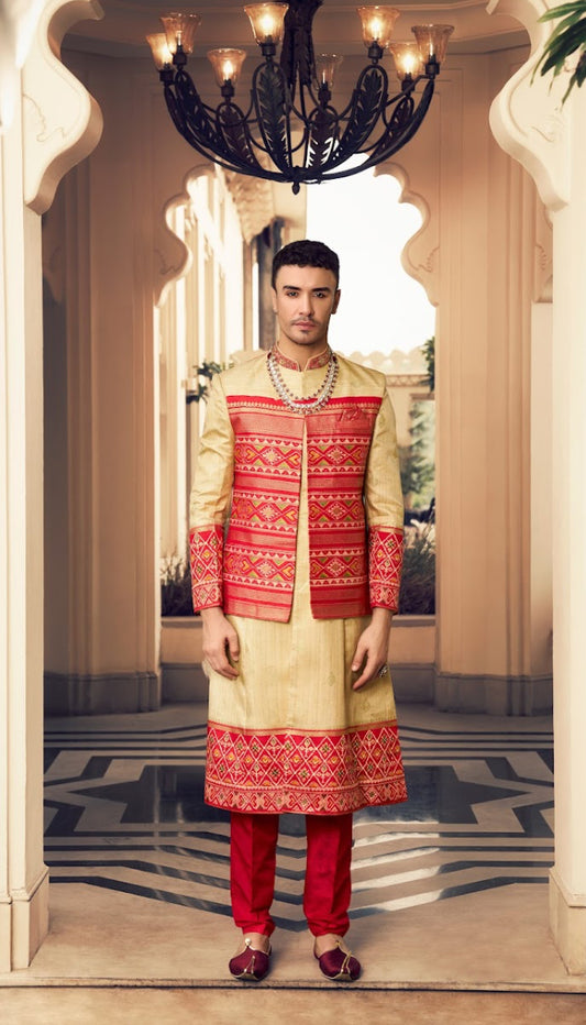 Eleganter rosa-grauer Braut-Lehenga mit Zarkan-Stickerei und Pailletten