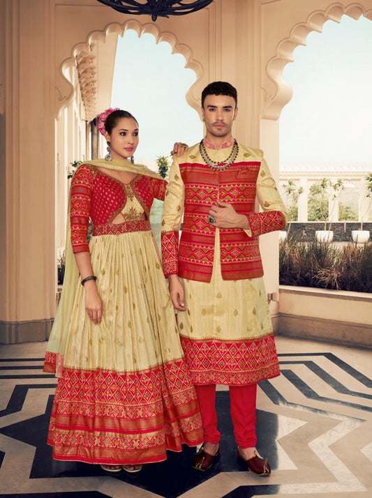 Eleganter rosa-grauer Braut-Lehenga mit Zarkan-Stickerei und Pailletten