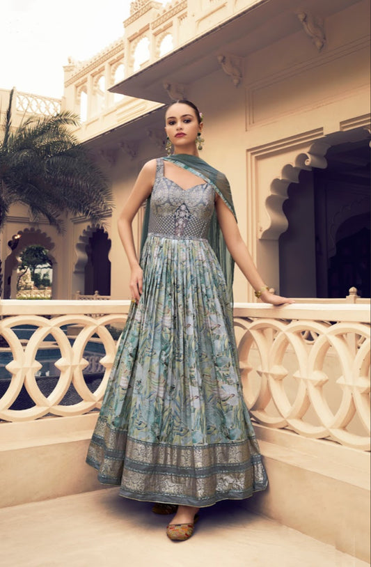 Eleganter rosa-grauer Braut-Lehenga mit Zarkan-Stickerei und Pailletten