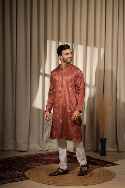 Ensemble Kurta Rouge Brun avec broderies de détails dorés Design COLLECTION RAJ