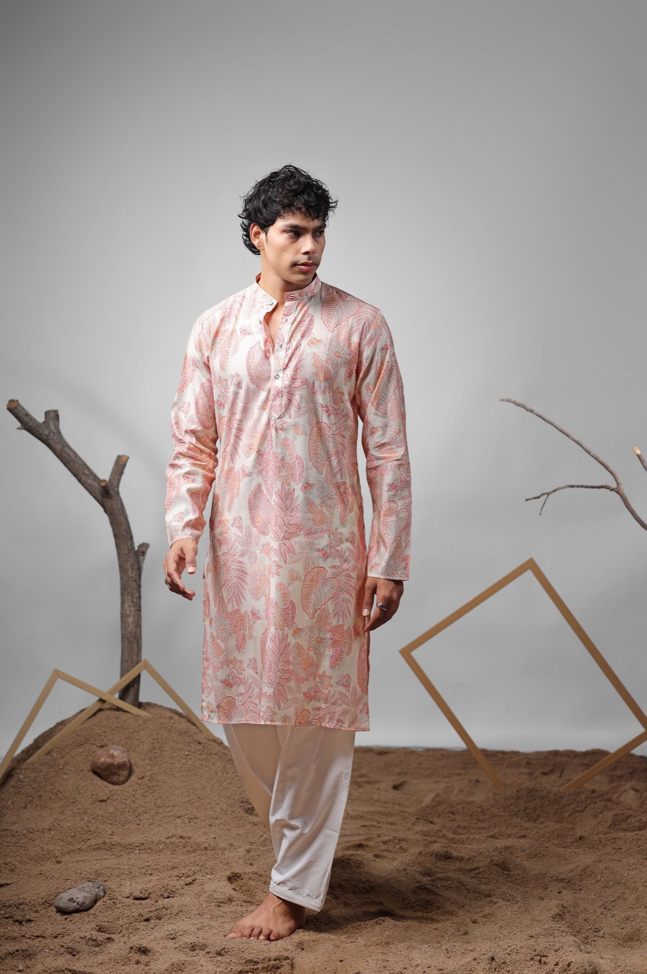 Ensemble Kurta Beige Imprimé Rose clair Design COLLECTION RAJ