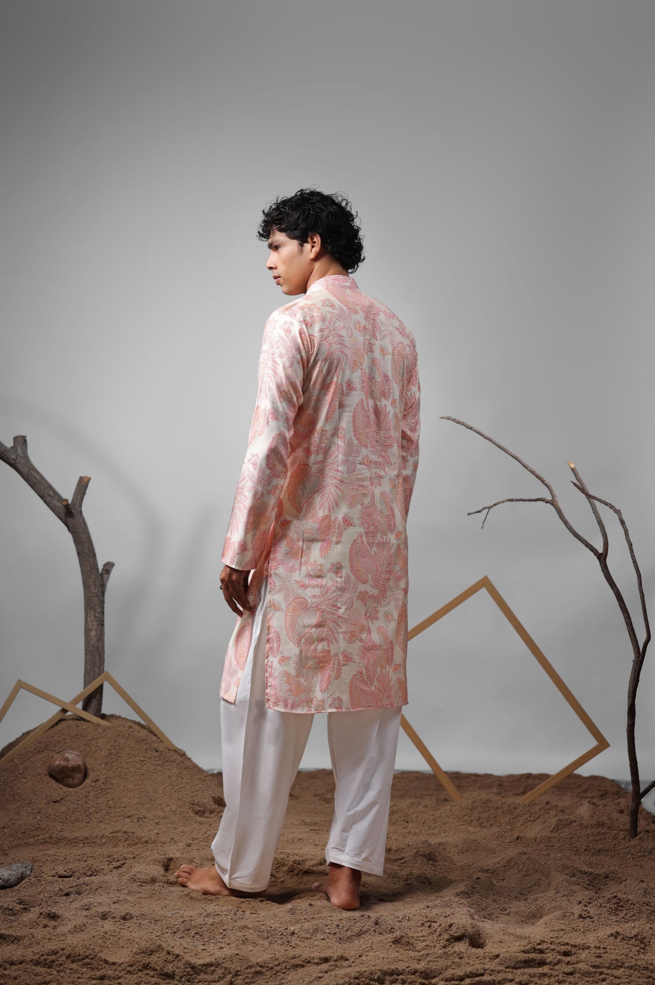 Ensemble Kurta Beige Imprimé Rose clair Design COLLECTION RAJ