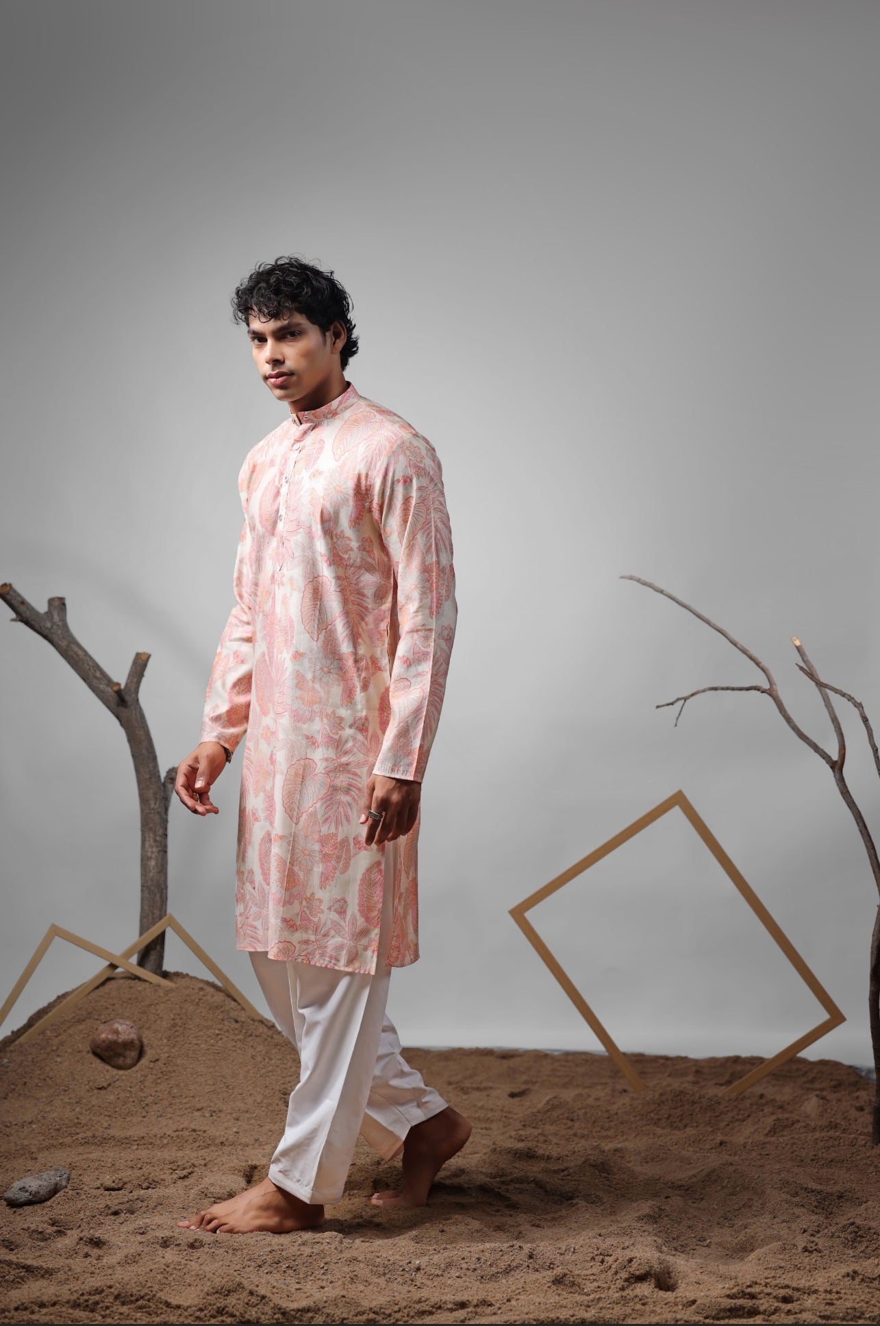 Ensemble Kurta Beige Imprimé Rose clair Design COLLECTION RAJ