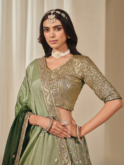 Eleganter rosa-grauer Braut-Lehenga mit Zarkan-Stickerei und Pailletten
