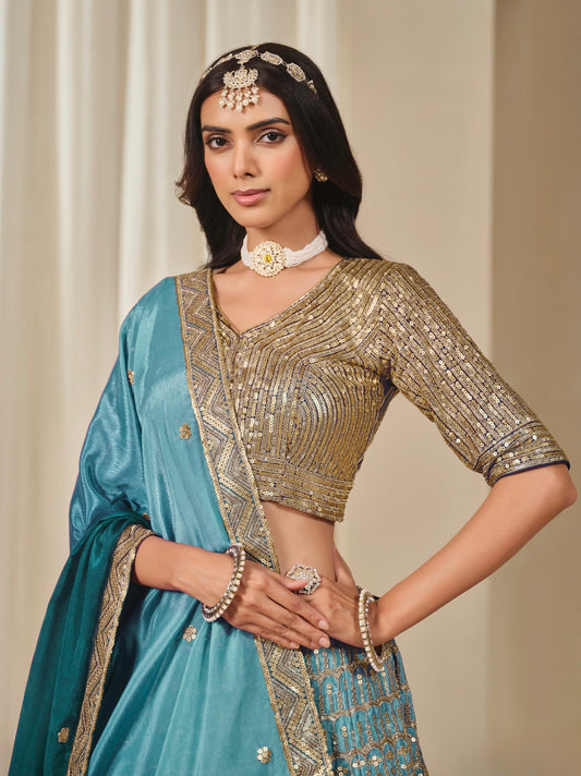 Eleganter rosa-grauer Braut-Lehenga mit Zarkan-Stickerei und Pailletten