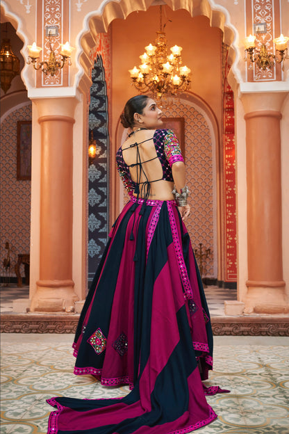 Lehenga de célébration Navratri rose fuchsia et noir multicolore avec broderies et travail de miroirs en viscose rayon
