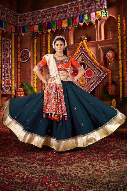 Lehenga de Navratri bleu canard et orange en viscose coton et travail kutchi