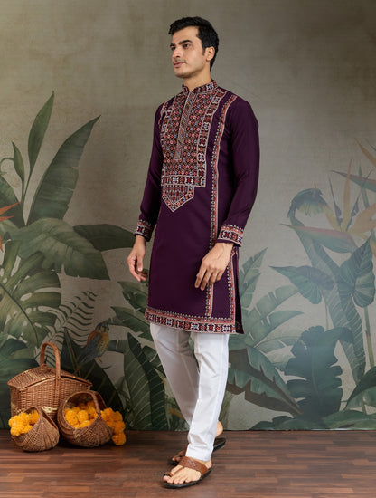 Kurta festif Homme violet foncé en soie viscose avec broderies