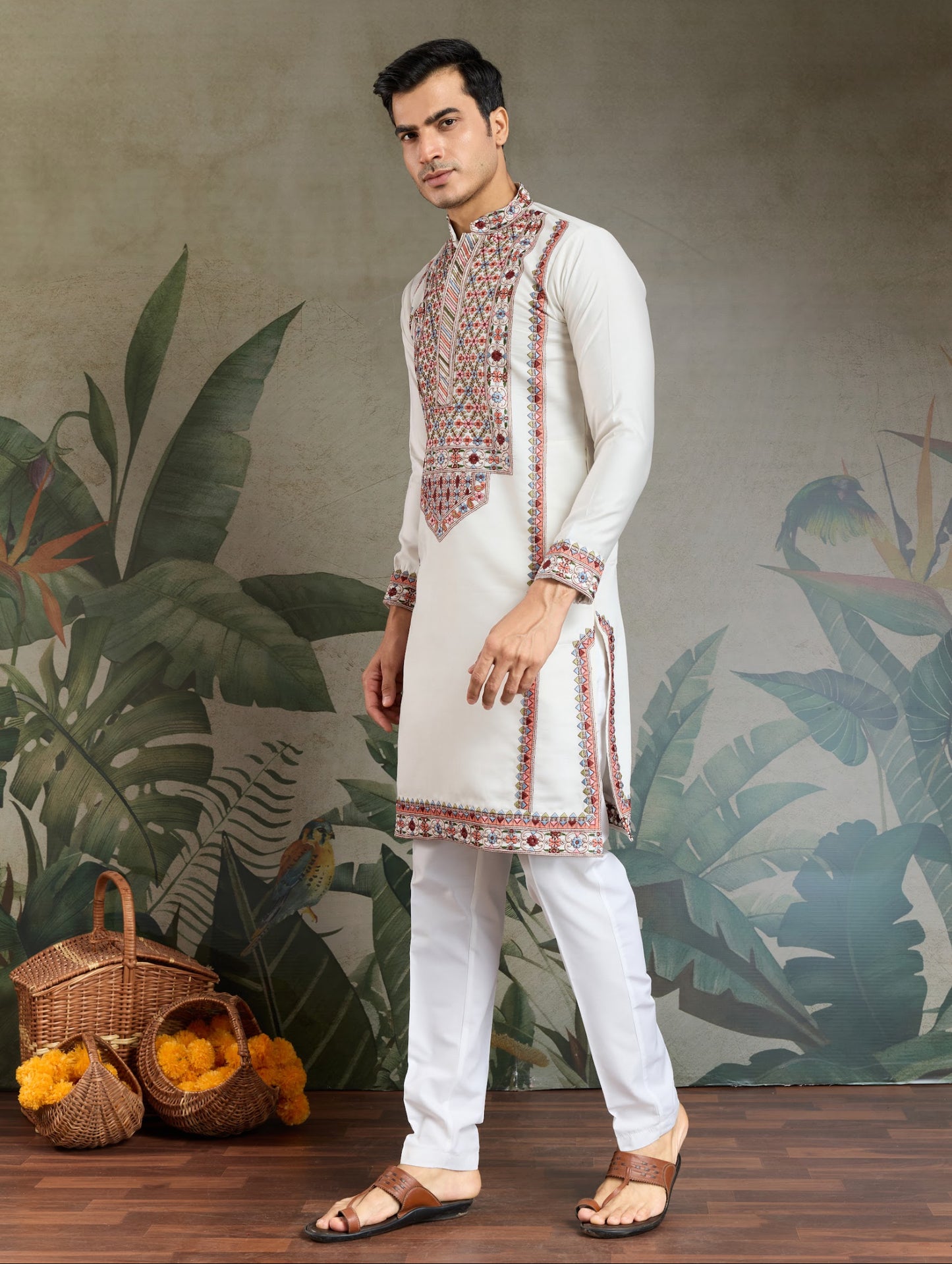 Kurta festif Homme blanc cassé en soie viscose avec broderies