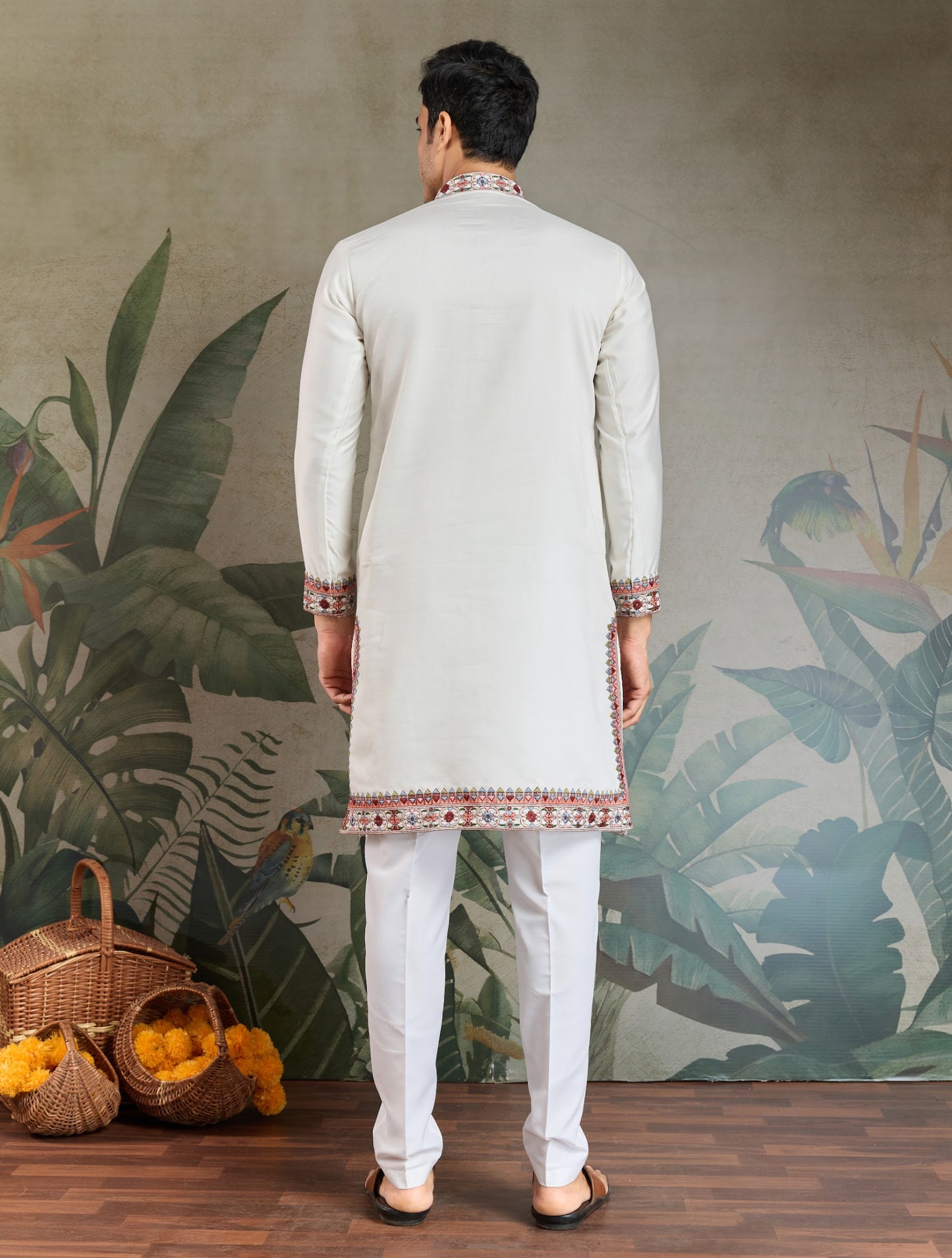 Kurta festif Homme blanc cassé en soie viscose avec broderies