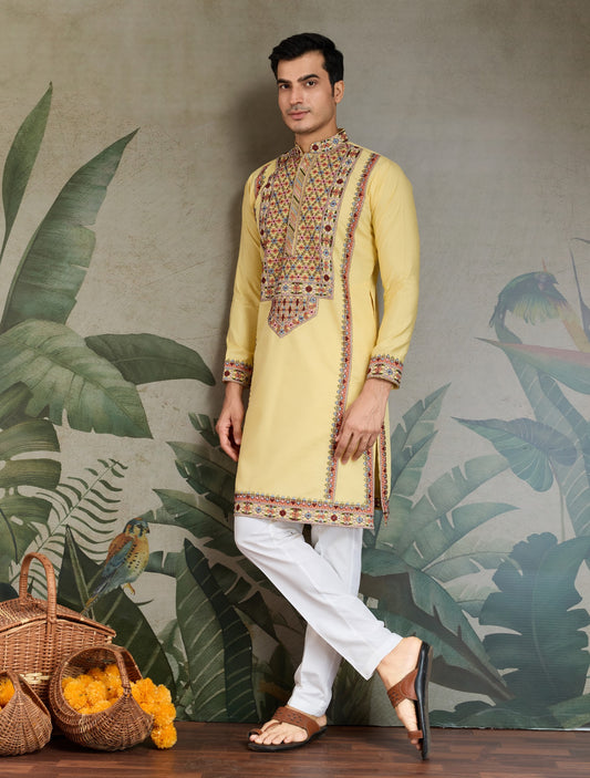 Himmelblaues Kurta mit Spiegelstickerei und Dupatta
