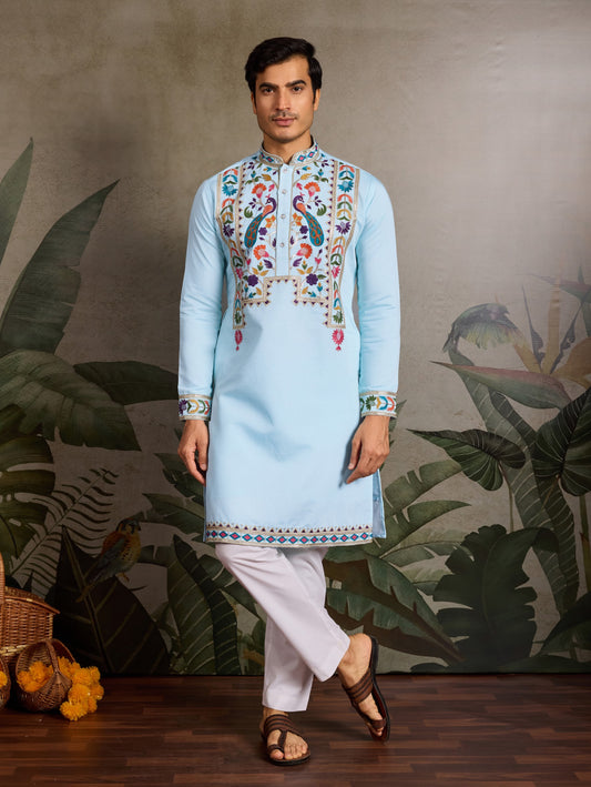 Himmelblaues Kurta mit Spiegelstickerei und Dupatta
