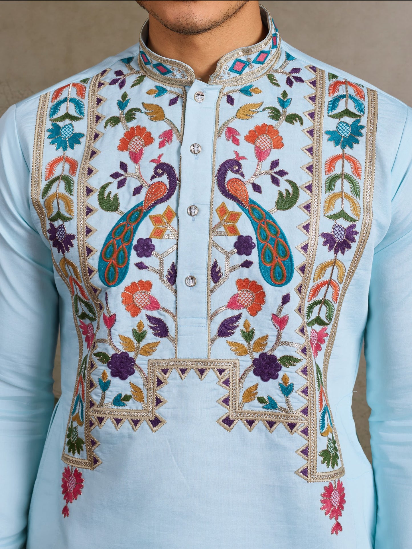Himmelblaues Kurta mit Spiegelstickerei und Dupatta