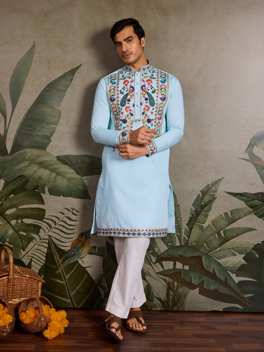 Himmelblaues Kurta mit Spiegelstickerei und Dupatta