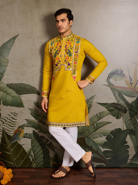 Himmelblaues Kurta mit Spiegelstickerei und Dupatta