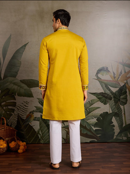 Himmelblaues Kurta mit Spiegelstickerei und Dupatta