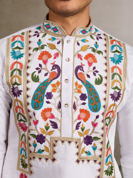 Himmelblaues Kurta mit Spiegelstickerei und Dupatta